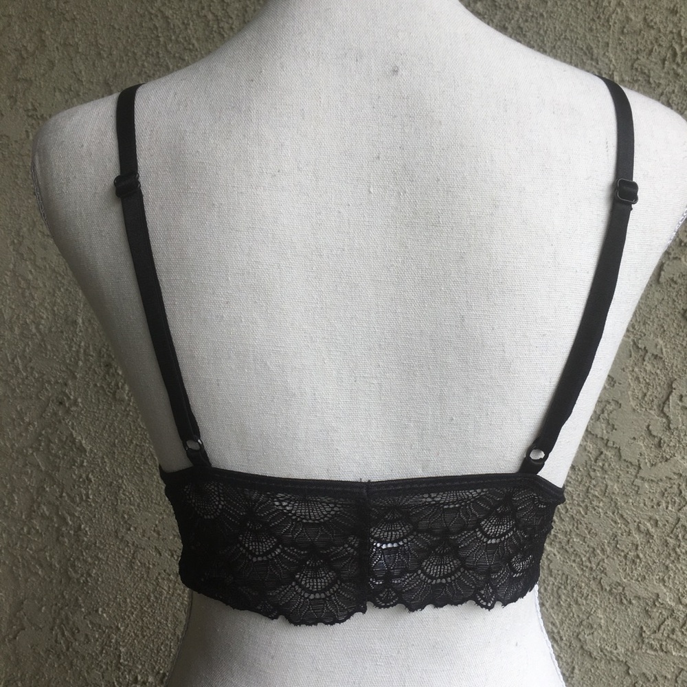 Black Scalloped lace bralette - Picture 4 of 8